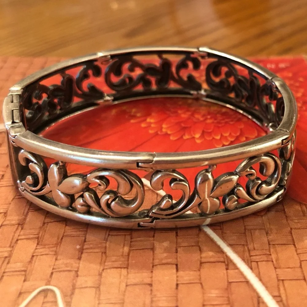 Silpada Filigree Sterling Silver Scroll Hinged Bracelet - Picture 13 of 16